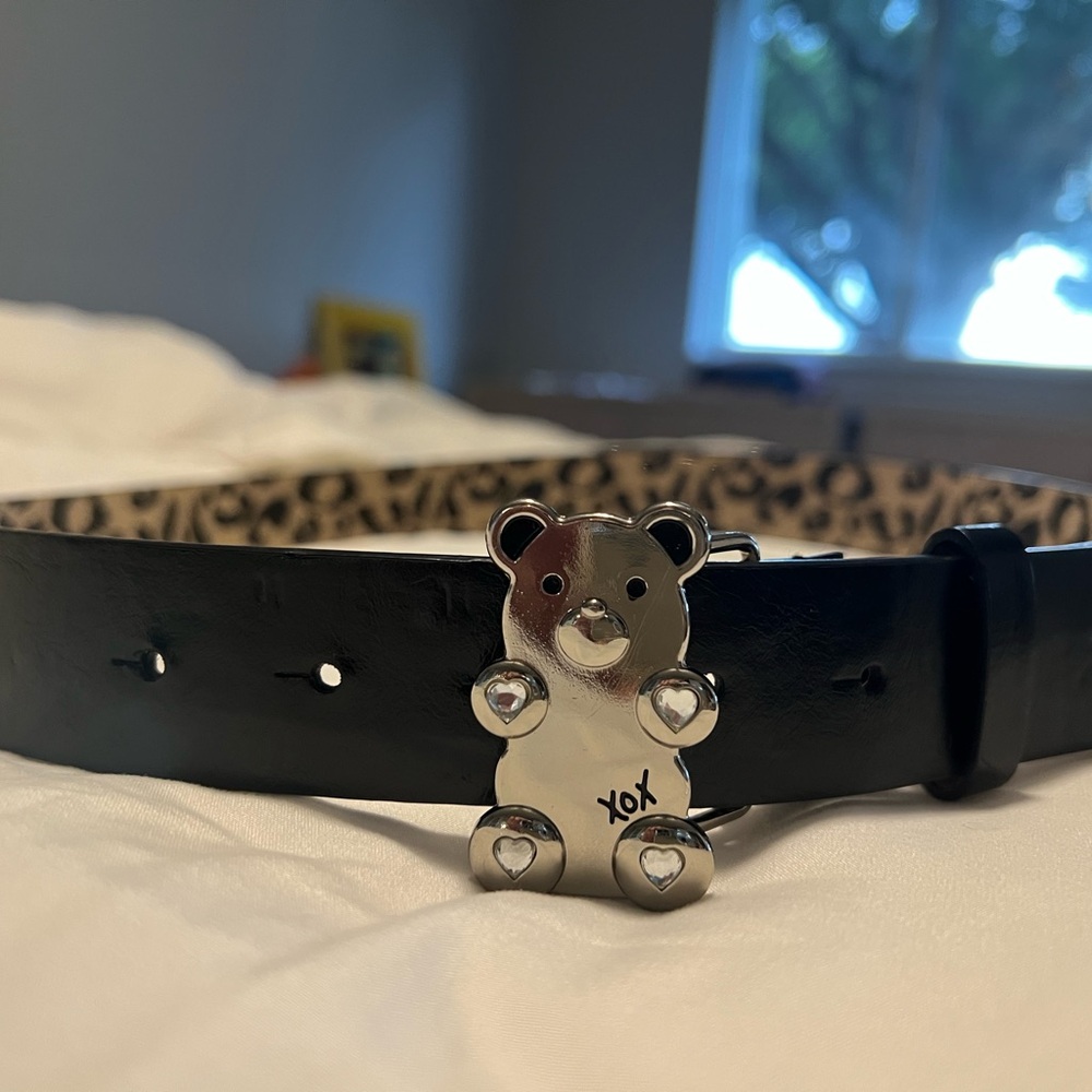Betsy Johnson Black Belt w/Silver Bear Buckle. Hearts on paws & xox engraved.